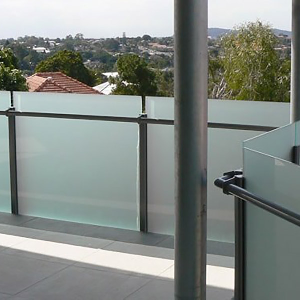 Aluminium balustrading by innovative stainless steel designs